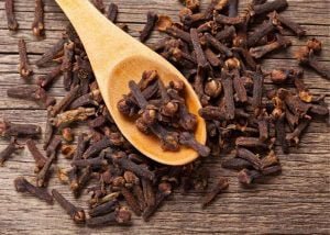 Cloves Benefits for Skin | How cloves helps you brighten your skin?